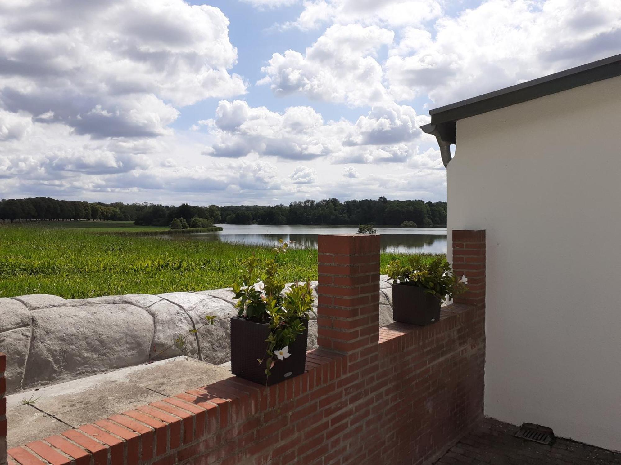Erdgeschoss-Appartement Mit Seeterasse Ahrensbok Szoba fotó